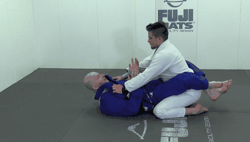 hip_sweep_collar_tie